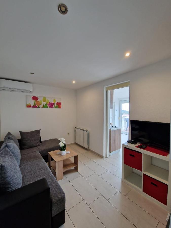 Apartment Vilic Pula Exterior photo