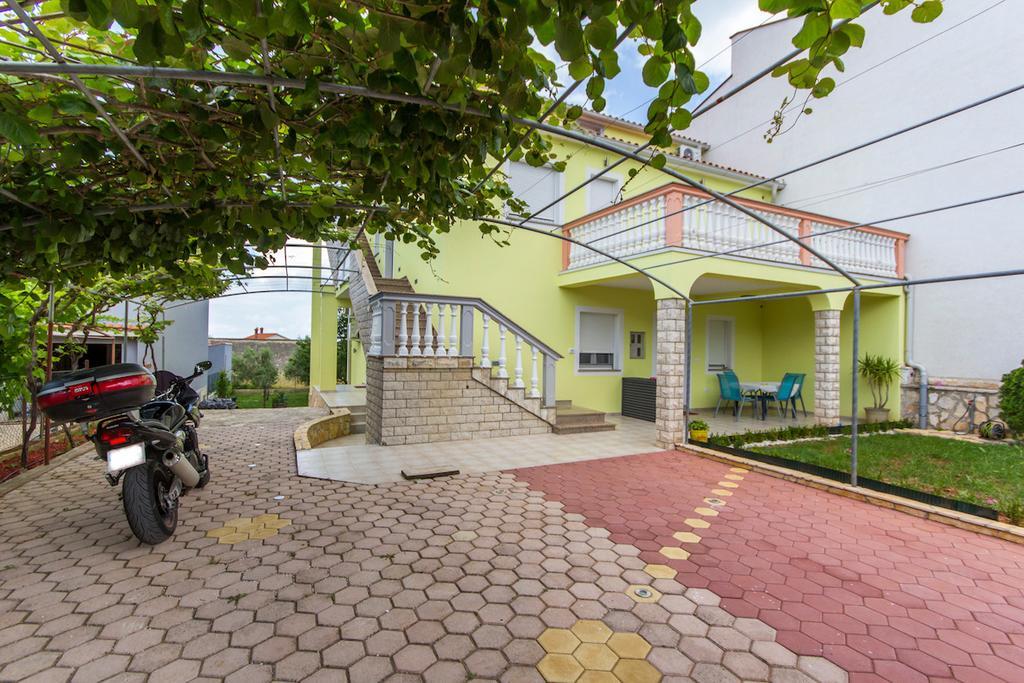 Apartment Vilic Pula Exterior photo
